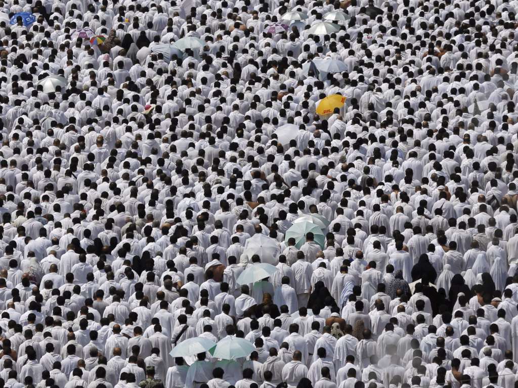Iran Launches Early Pilgrimage Politicization Battle, Saudi Arabia Refutes Allegations