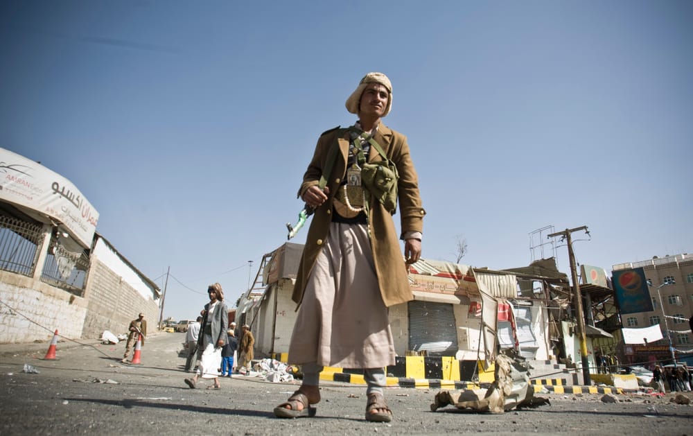 Ten Yemeni Journalists held by Houthis Go on Hunger Strike