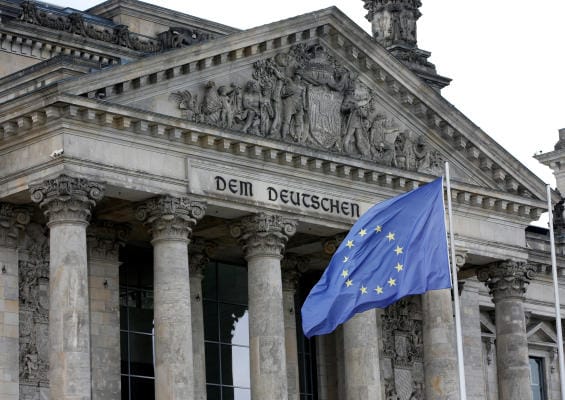 London Bankers Face Brexit Choice: Lobby or Leave