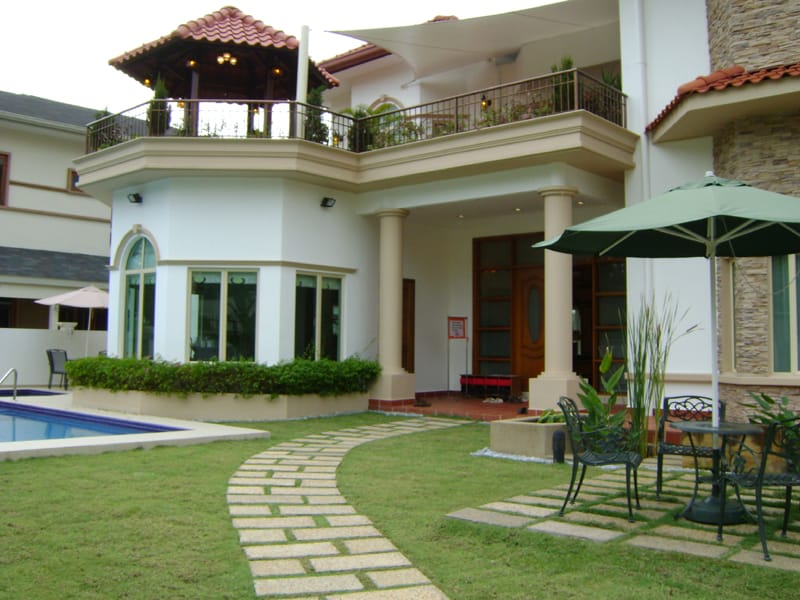 Malaysia: Attractive Environment, Recession in Real Estate Market