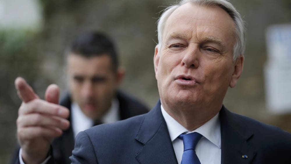 French FM to Urge Lebanese Officials not to Link Political Crisis to Syria War