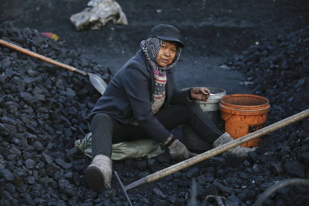 China: State-run Steel, Coal Firms to Cut 10 Percent of Capacity