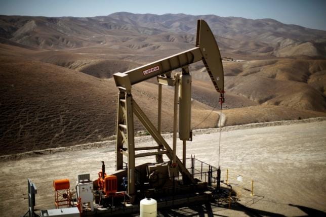 Oil Heals on Pre-Holiday Buying, Dollar Weakness