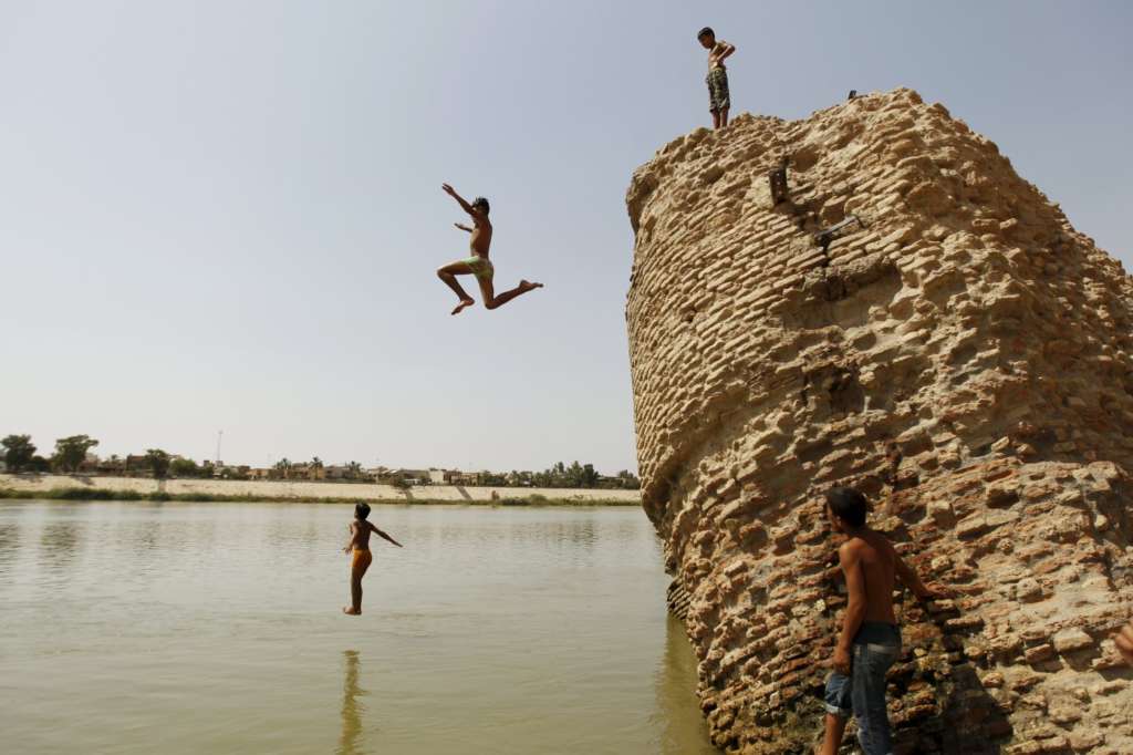 Iran Deepens Suffering of Iraqis by Cutting off Electricity