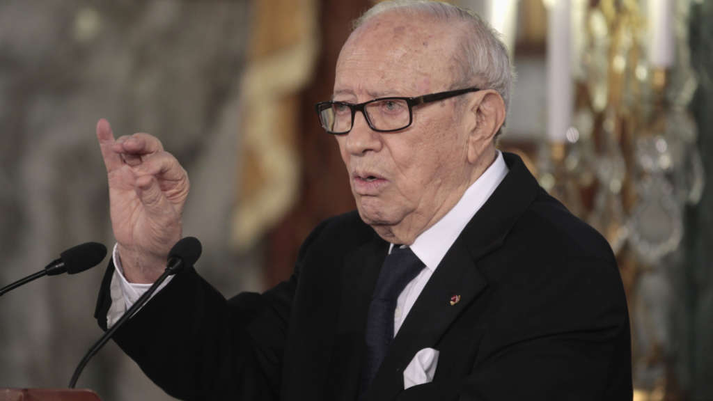 Tunisian President: Parliament will decide the fate of the Prime Minister