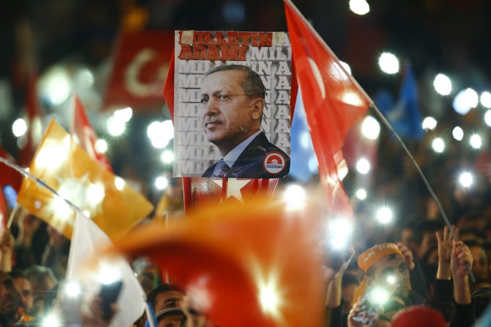 Plan to Naturalize Syrians in Turkey Causes Political, Public Partition