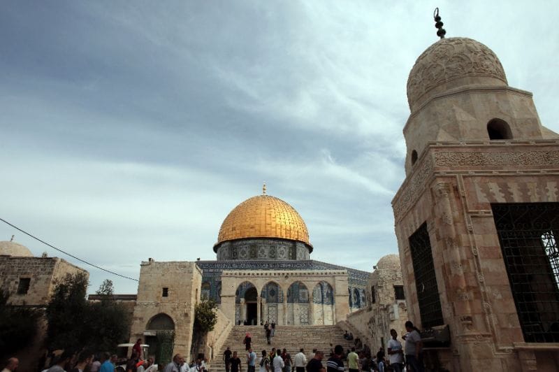 Settlers Attack Al-Aqsa Mosque, Palestinians Arrested and Wounded