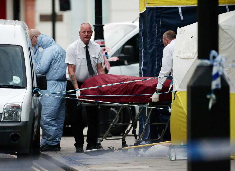 Calls for ‘Calm’ after Woman Killed, 5 Injured in London Knife Attack