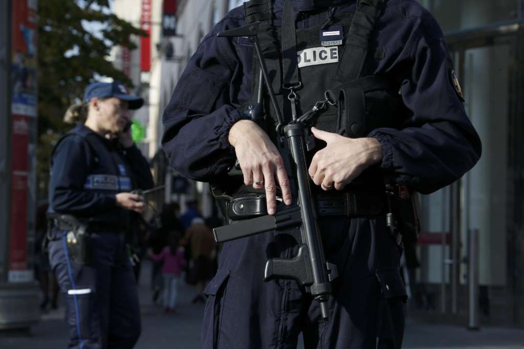 Eiffel Tower Evacuated in Safety Drill Confusion, Major Events Cancelled