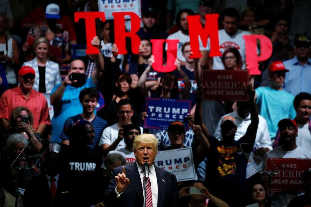 Trump to Crackdown on Immigrants who Overstay Visas if Elected