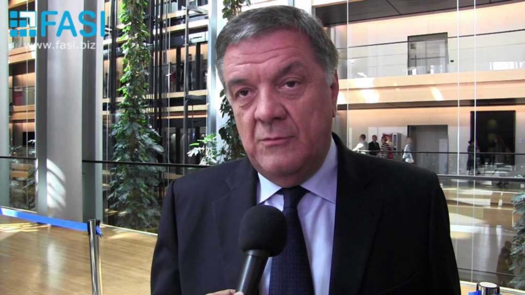 EU Tells Tunisia: Support in Exchange of Reform