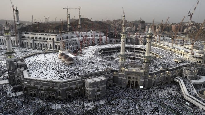 Custodian of the Two Holy Mosques Oversees Hajj Proceedings