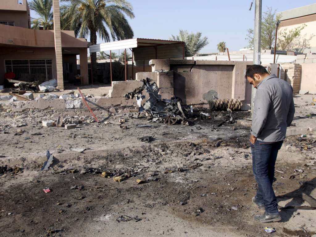 Iraqi Army Says it Reached Center of Key Town as ISIS Digs in behind Mosul Moat