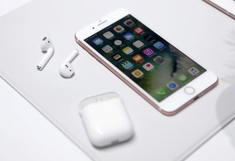 Apple Unveils iPhone 7 with Remarkable Features