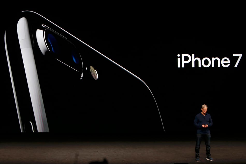 How Spy Tech Firms Let Governments See Everything on a Smartphone
