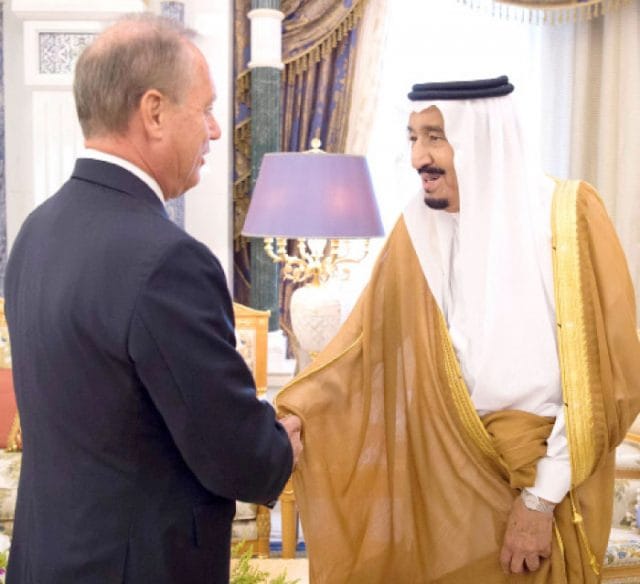 Custodian of the Two Holy Mosques Receives French Ambassador