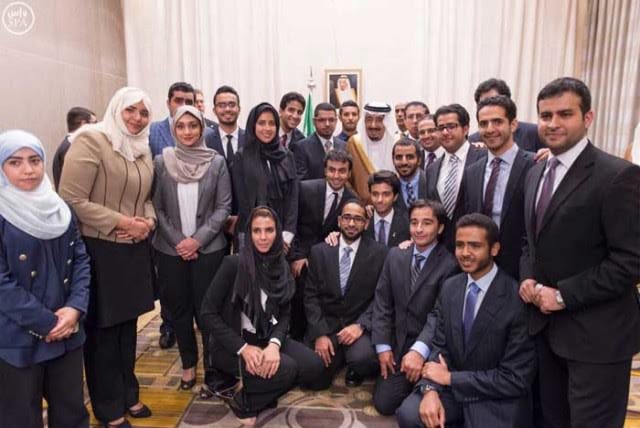 60 Saudi Students Stopped from Entering U.S., 5 of them over Mobile Phones