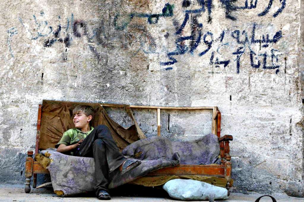 Regime Offers Opposition 24 Hours to Leave East Aleppo