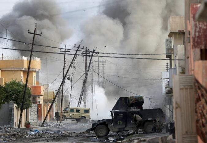 Iraqi Forces Struggle to Tell Friend from Foe in Mosul Street Battle