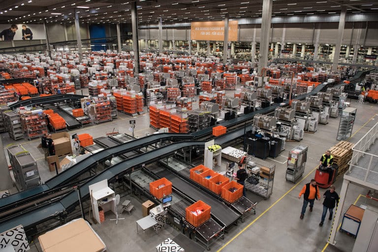 In Shadow of Amazon, European Challenger Looks to China for Inspiration