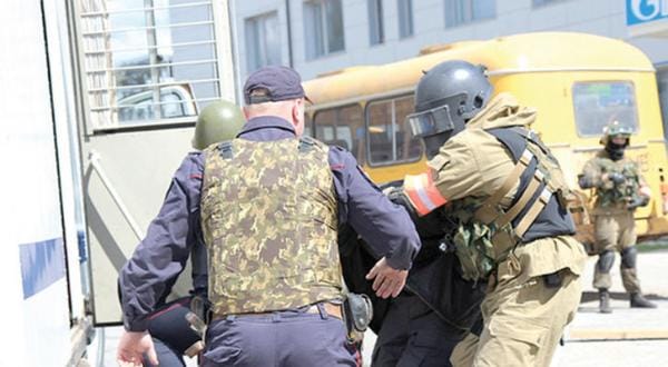 Russian Security Services Arrest 12 People For Promoting Extremism