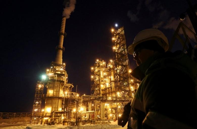 OPEC, Non-OPEC Agree on First Global Oil Pact Since 2001