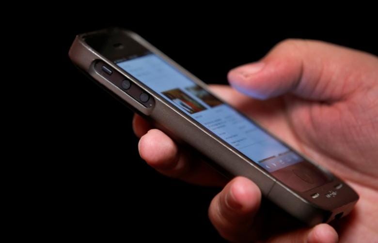 Make Your Phone a Valuable Holiday Shopping Companion