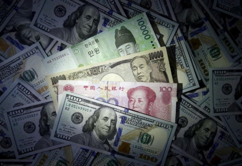 Dollar Dips against Major Currencies on Eve of Trump Presser