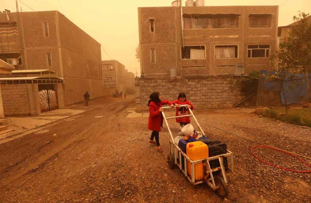 Hundreds of Families Leave Camps for Mosul Return