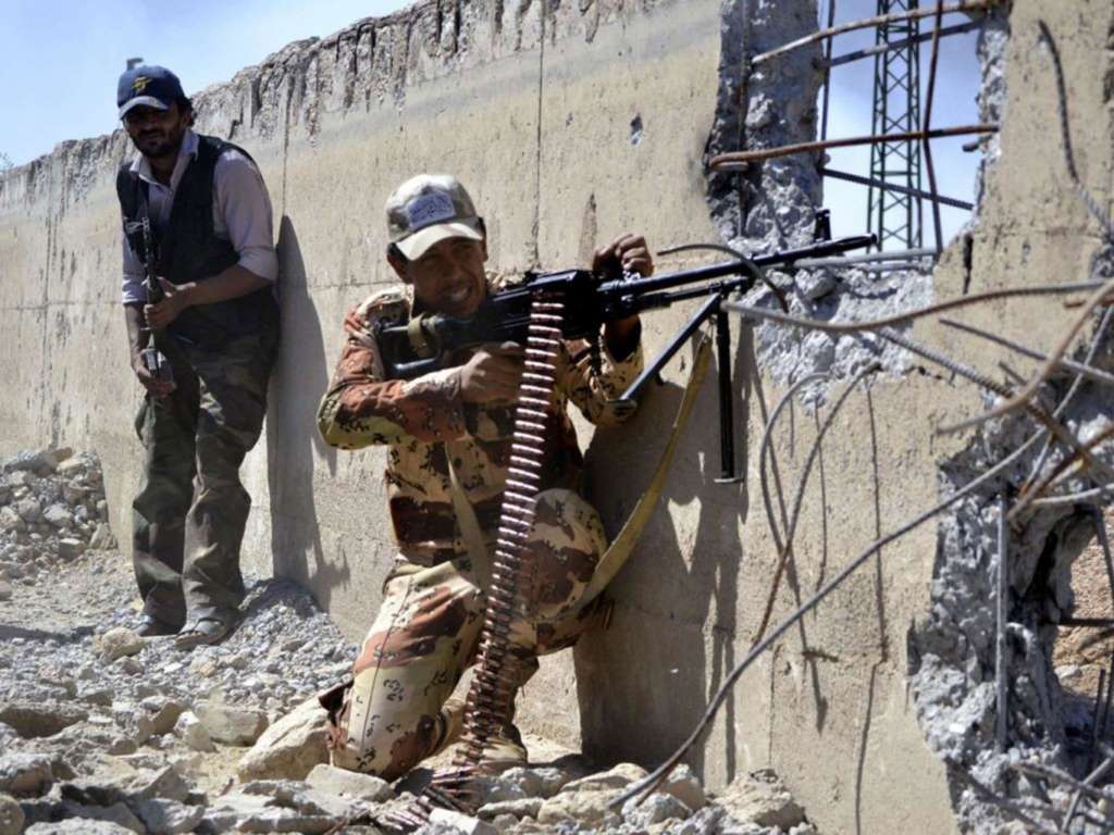 ISIS Isolates Deir Ezzor from its Airport