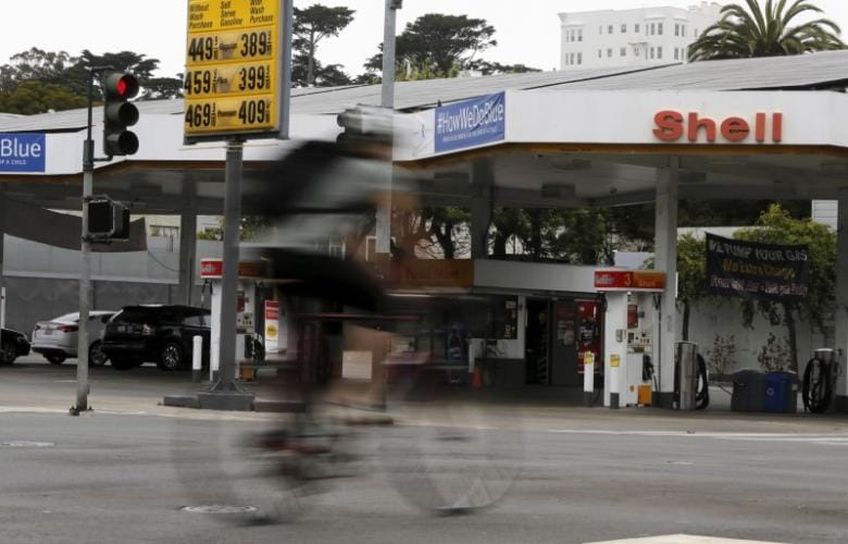 U.S. Refiners Face Weakening Demand at Pump