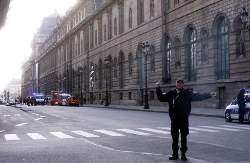 Machete Attacker Shot and Wounded at Louvre in Paris