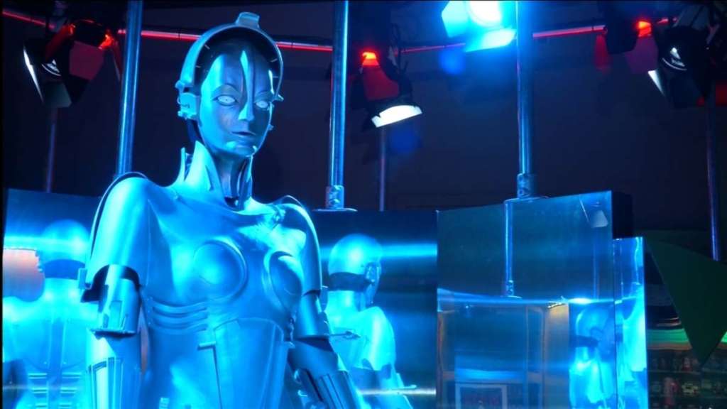 London Exhibition Charts 500 Years of Evolution of Robots