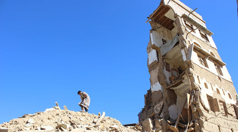 Hadi Says Riyadh Offers $10 Billion to Support Yemen, Senior Maj. Gen. Killed
