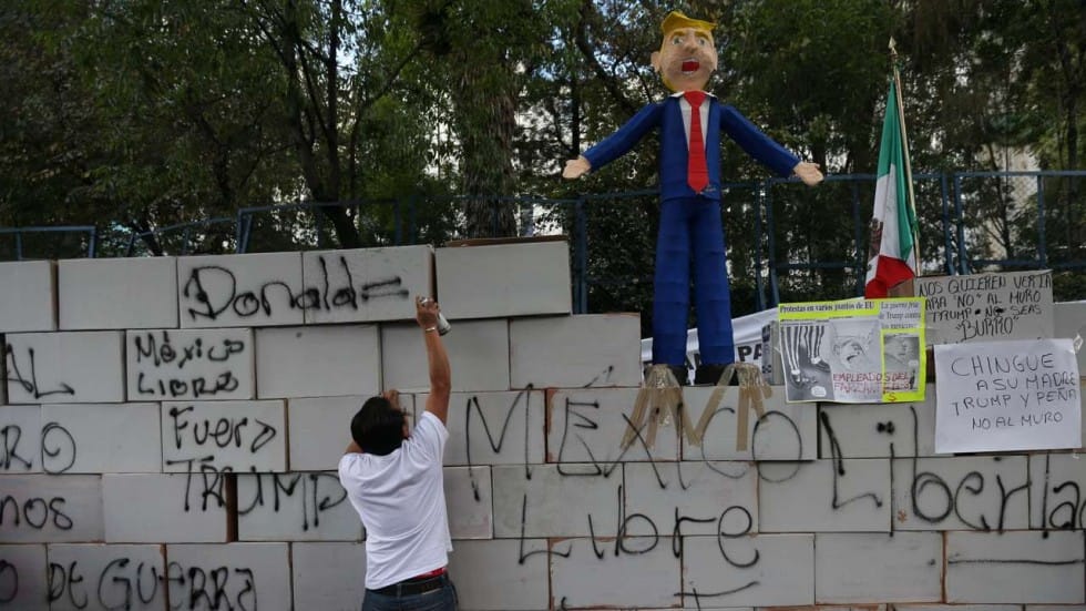Trump Determined to Build Mexico Border Wall in Spite of Challenges
