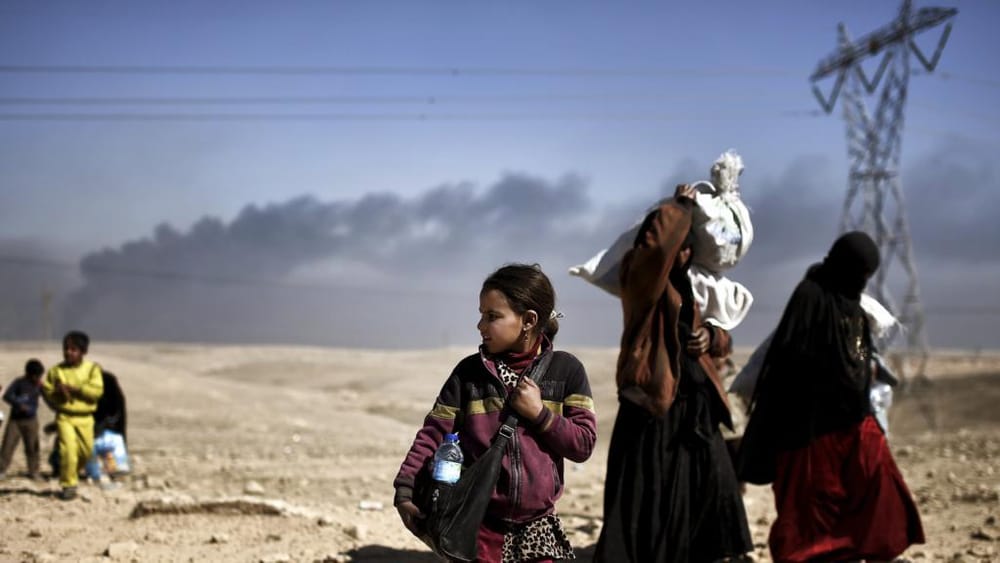 Mosul Civilians Flee ISIS as Aid Struggles to Reach those in Need