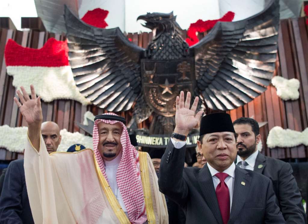 King Salman: Extremism, Clash of Cultures Are Main Challenges to Islamic Nation