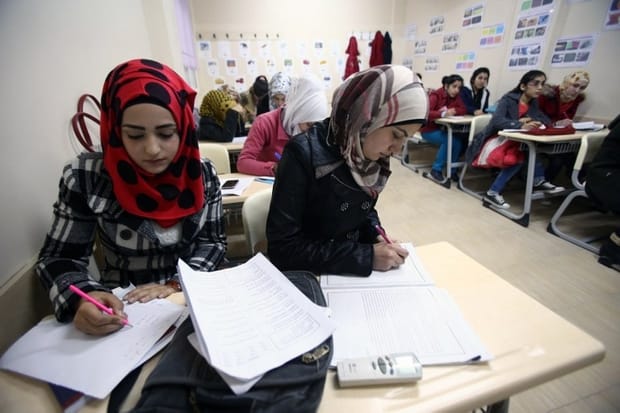 Naturalization of Syrian Refugees Divides Turkey
