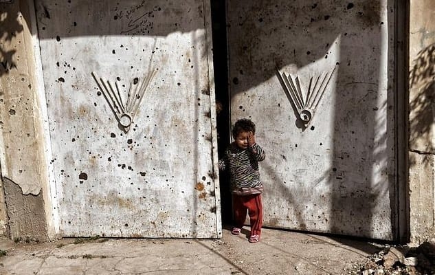 West Mosul Families Huddle at Home Terrified of Jihadists