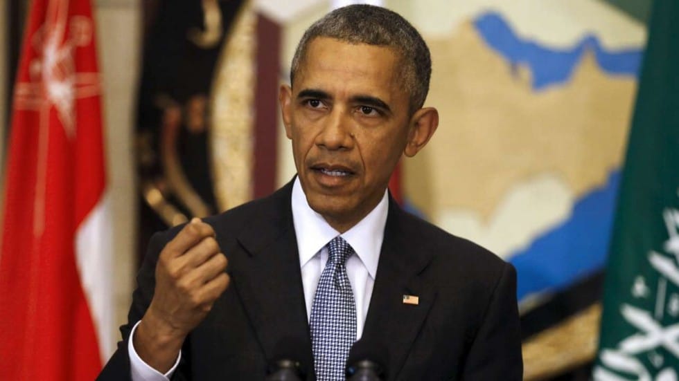 Obama Delivers Speech in Chicago University