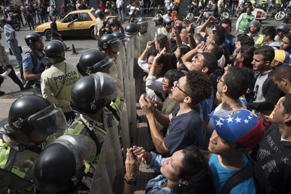 Venezuelan National Assembly Seeks to Sack Supreme Court Judges