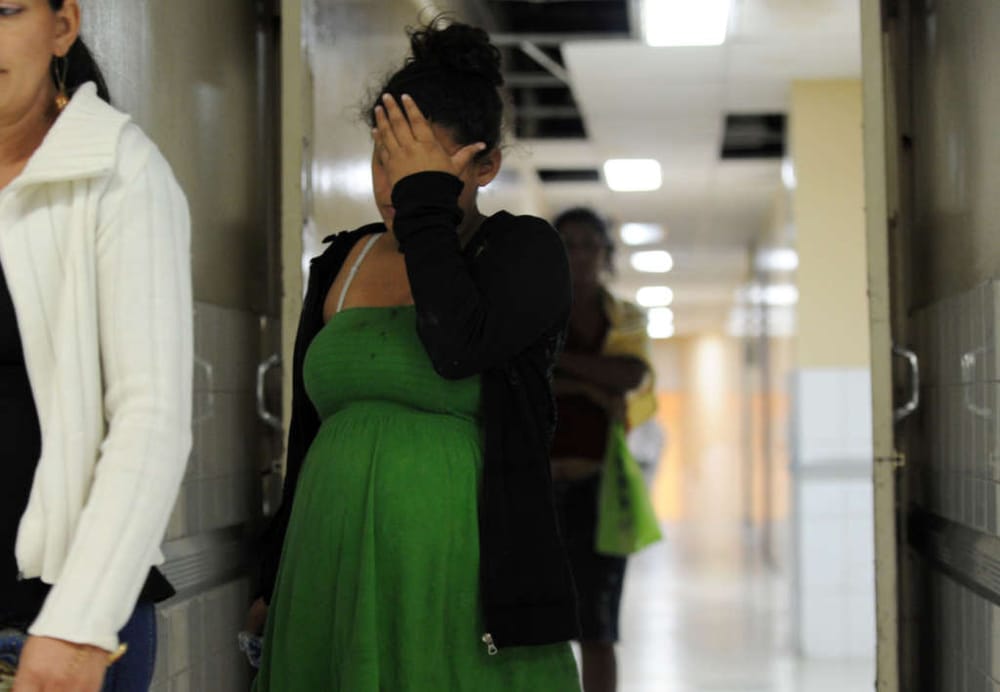 Should Pregnant Women Hang up their Mobile Phones?