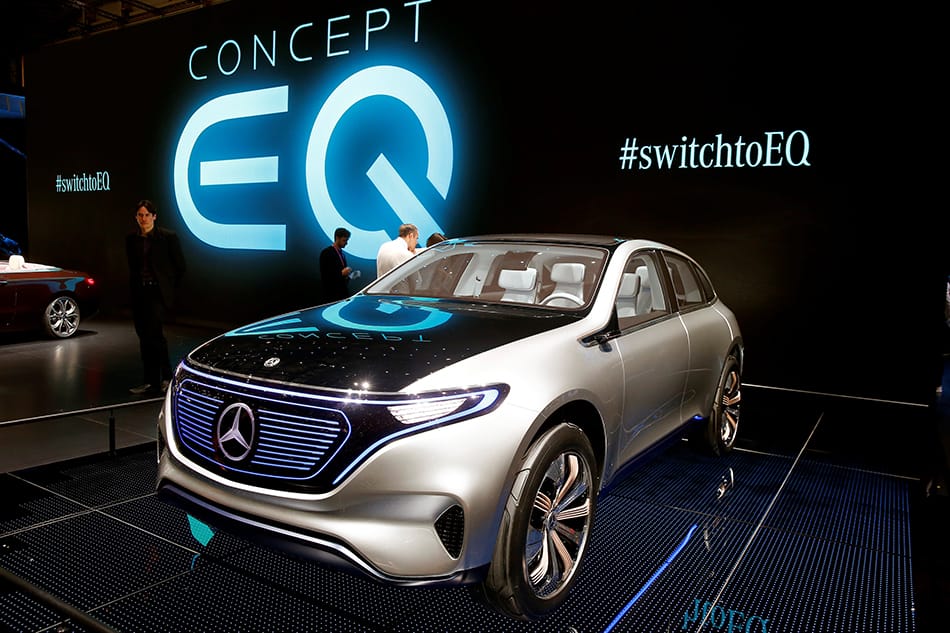 Mercedes Joins Hands with Bosch to Develop Self-Driving Taxis