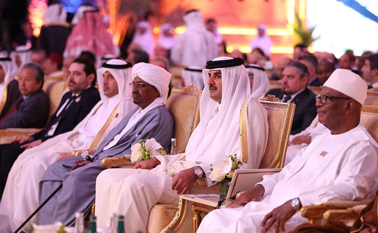 Qatar Emir Urges Dialogue to Settle Regional Conflicts
