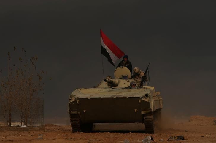 Iraqi Military Installs New Floating Bridge across Tigris River