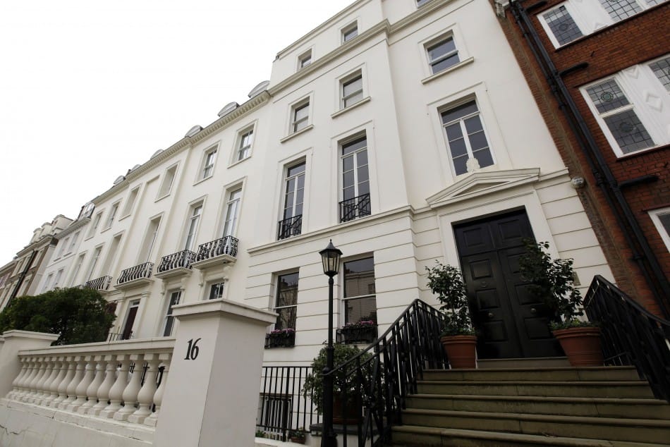 UK House Prices in First Quarterly Fall Since 2012