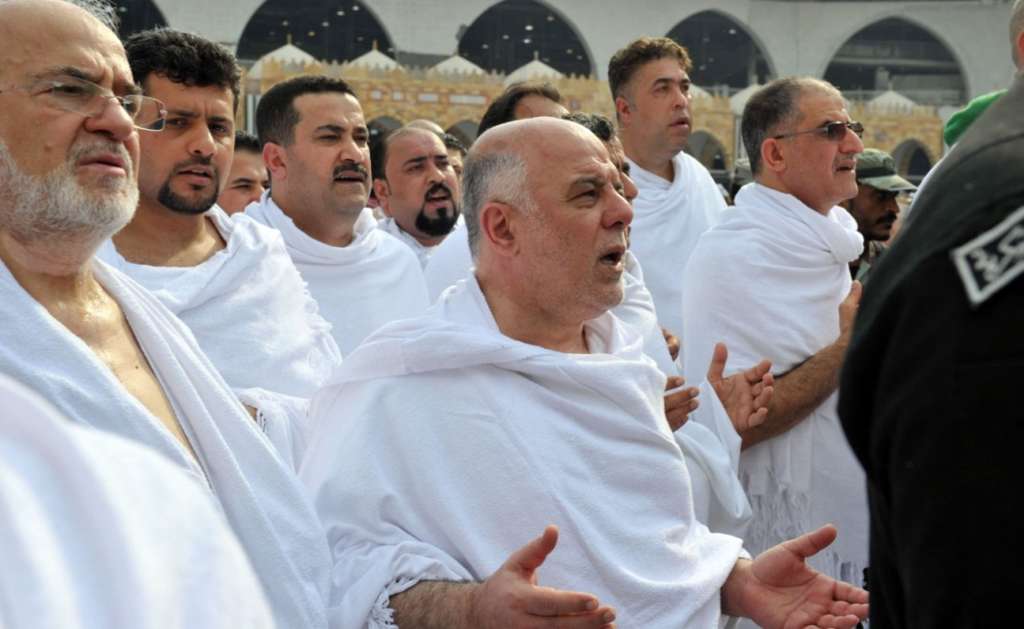 Iraqi PM Arrives in Jeddah, Performs Umrah