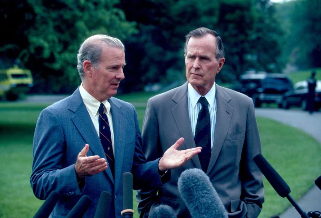 James Baker: Agreement Needed between Regional Players for Post-ISIS Era