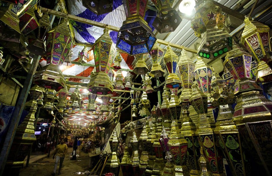 Palestinian Woman Makes Ramadan Lanterns with Recycled Materials