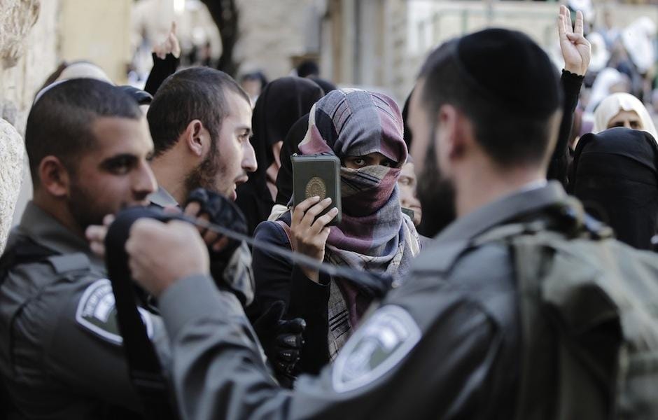 PA, Religious Authorities Reject Israel’s Alternatives to E-gates